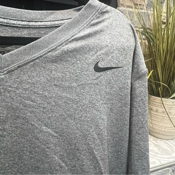 Nike Dri-Fit Tee - Picture 3 of 4